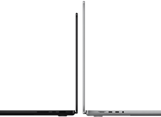 Due MacBook Pro da 14" e da 16" posizionati in modo da confrontarne le dimensioni e metterne in risalto il profilo sottile